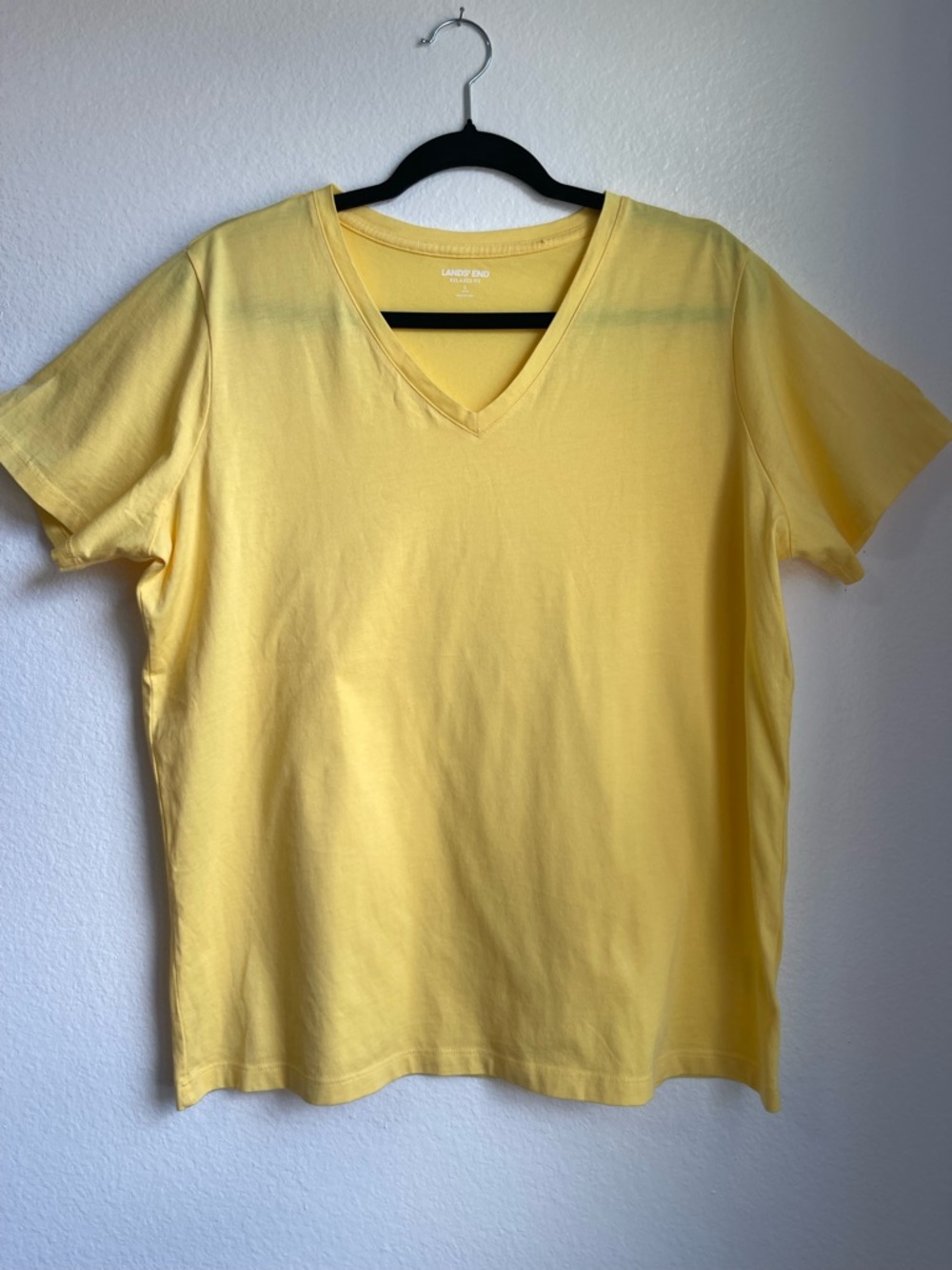 Lands' End Women’s Relaxed Fit Yellow V-Neck Tee Size L